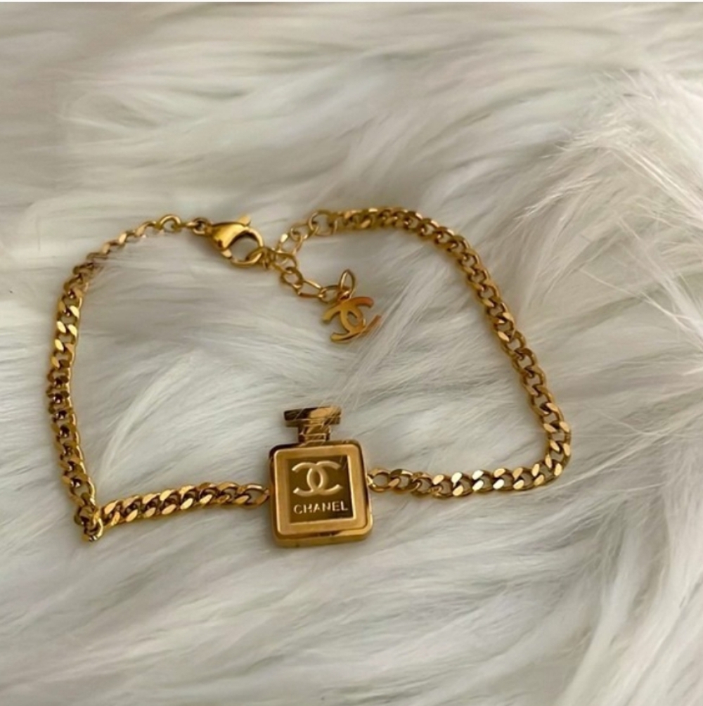 Fashion Jewelry Gold Perfume Charm Bracelet View 2